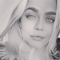 April Smith - @showersinapril Twitter Profile Photo
