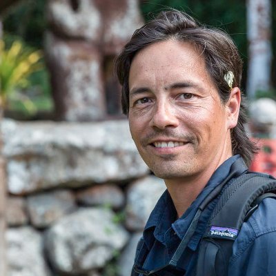 Periodista U de Chile, Program Manager en Archaeological Travel Service, Expedition Leader Lindblad Expeditions National Geographic Expeditions