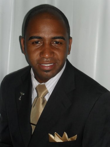 MissSergioLopes's profile picture. os verdadeiros adoradores adorarao ao Pai em Espirito e em verdade por que sao esses que o pai procura para que o adorem!!  joao 4