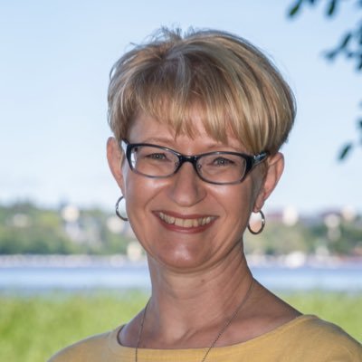 Palvelumuotoilija, viestijä, kehittäjä. Täällä satunnaisesti.
Service Designer, Comms professional. Meet me on LinkedIn, IG & Bluesky 📝📚🫖📷🚲🎶