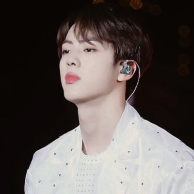 mooniveurse's profile picture. 