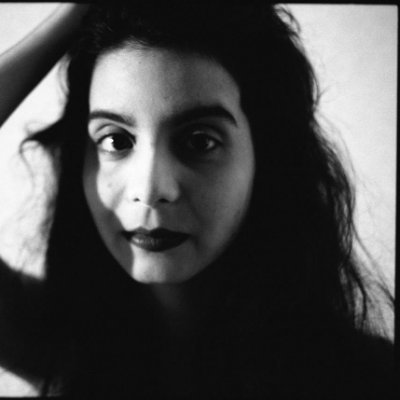 Artist/illustrator, fabric artist and historian & lover of gardening and animals.
Se habla español y ingles.