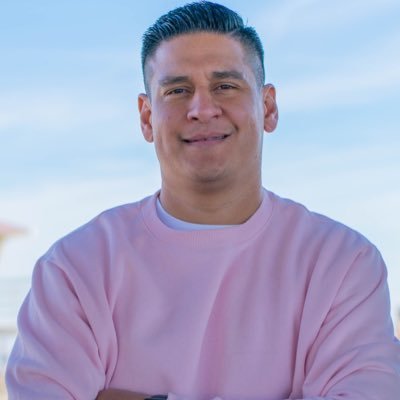 RickyPenaViteri's profile picture. From-🇺🇸🍊OrangeCounty,California🏄🏽 Lives@Stockholm,Sweden 🇸🇪Coach@StockholmMeanMachines💙&SwedishNationalTeam🏈