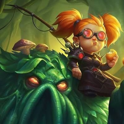 Hearthstone Player
Overwatch Player
Una chica mas jugando videojuegos.