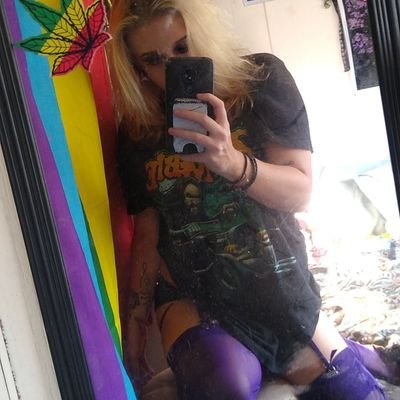 Dog Mom🐾 208🌲 Taken🦋
Just Really Like Cows🐮🛸
420🥴 Let's smoke? 🌅 Sunsets & Beaches🌺🥥