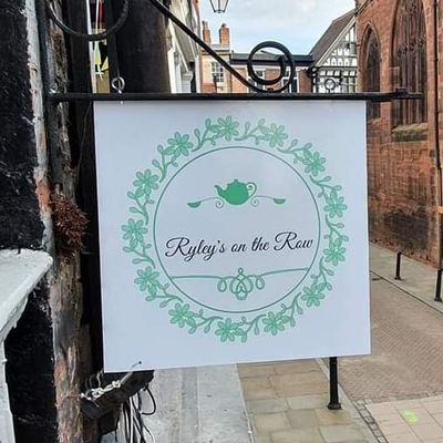 Quality fresh and locally sourced food, served in one of Chester's oldest cafe's. Fresh homemade cakes, coffee and tea served throughout the day!