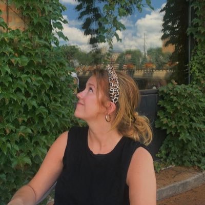 MalloryMroz1's profile picture. Chicago • 24 • 🦋