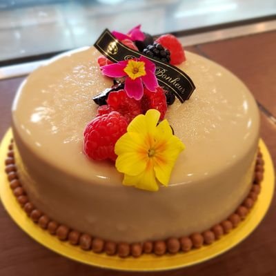 商品ご予約や店舗等の御質問は御電話にて承ります0487118875。北浦和の東口徒歩8分パティスリーポルトボヌールのシェフをしてます。サッカーと言えば浦和レッズ!たまにお店の新作情報。基本は個人的な事なツイートです。#cookforjapan
インスタ➡https://t.co/ceafhqfyY2