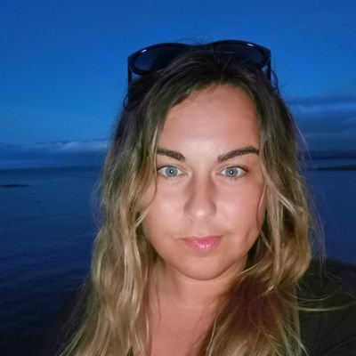 Probably_Megan's profile picture. Digital Marketer • Freelancer • Mum • Student • Ice Hockey Lover