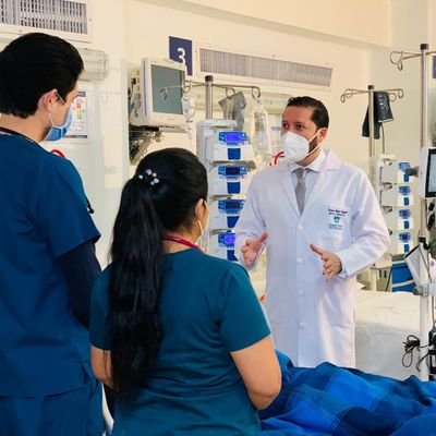 Mi familia lo mas importante.
Cardiologo - Intensivista 
Jefe  de  Unidad Coronaria HCSF.
Coordinador del  posgrado de Cardiologia UEES
M.T. UCI IESS  CEIBOS