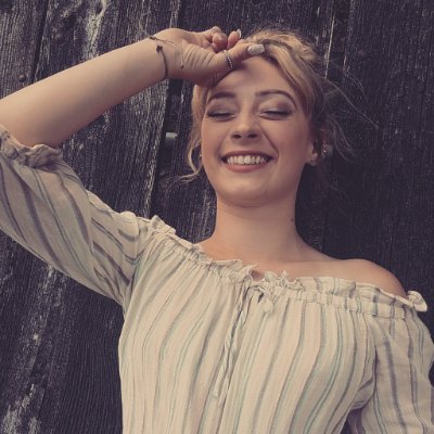 Claudiahenree's profile picture. 