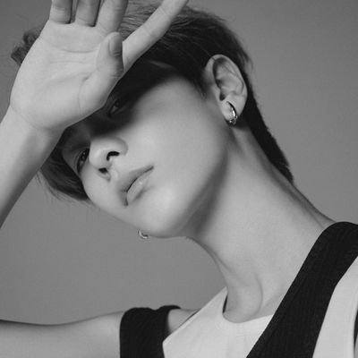 𝟣𝟫𝟫𝟩  ⋆  A model, douyin-star, and one of China's most handsome girl from Jaywalk Newjoy, 𝙇𝙞𝙪 𝙈𝙚𝙣𝙜.