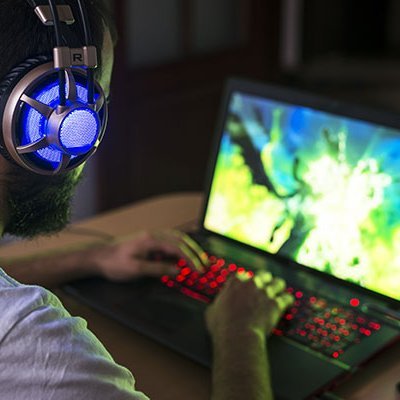 GameWithWork's profile picture. 毎日ゲーム🎮で遊んでる30歳会社員。Steam、PS4がメイン。徹夜プレイから寝坊・遅刻で上司に怒られる😒日々⏩フレンドに遅刻⏰の概念が無いネットビジネスを紹介される⏩時間に縛られない生活と収益構造に確信を持ち、思い切って脱サラ⏩半年でサラリーマンの月収に到達✨今も好きな時間に寝ながら収益を増やす生活を満喫中✊✨