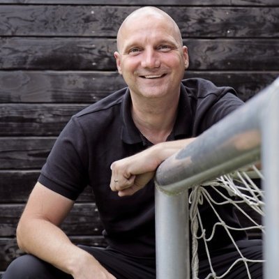 Directeur VDV Verpakkingen 🎁 &  VDV Voetbal ⚽️ 🥅
Hoofdtrainer HVCH  1 ⚽️ 🏆
KNVB Docent ⚽️ 🎓