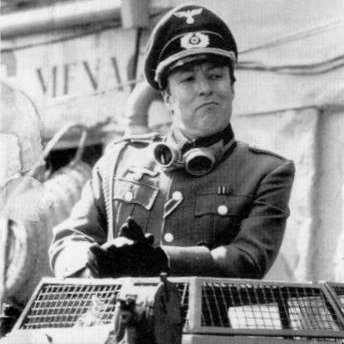 lt_gruber's profile picture. Sou o alter ego  bardajeiro de um twitter bardajeiro. Tenho o meu próprio tanque