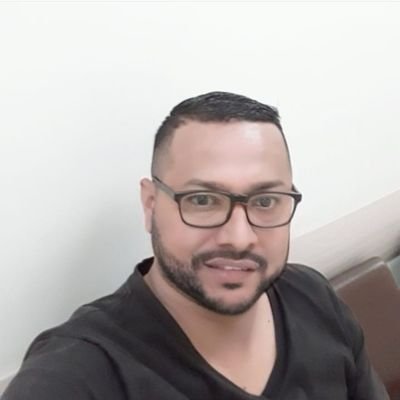 es_olives's profile picture. 