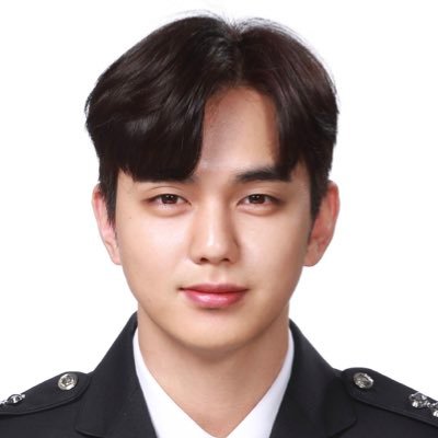 M_930817's profile picture. #유승호 주접 인간 | 저퀄리티 짤 모음 #달빛과슿님 | #유승호옷장 | 아카이빙계 @Vid_dandyoo93