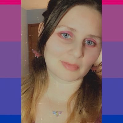 Wife | Homeschool Mom of Many | Blogger/YouTuber | Scifi Geek | Makeup Lover | Hufflepuff | Mostly Harmless 🏳️🌈💖