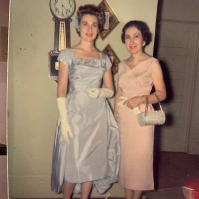 MaizelMiss's profile picture. Love to buy vintage. Love to travel!