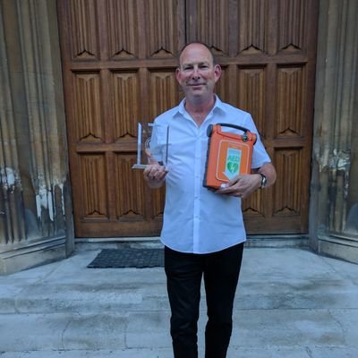 Cardiac arrest survivor, BLS trainer and passionate about saving lives. Working with projects with the Sussex Heart Charity and LAS. Meridian 107 FM presenter.