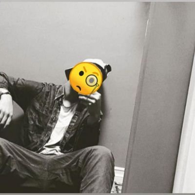 tagrande69's profile picture. _colotl_

*si tú supieras lo que me pasa cada vez que te veo*

(∂ + m) ψ = 0