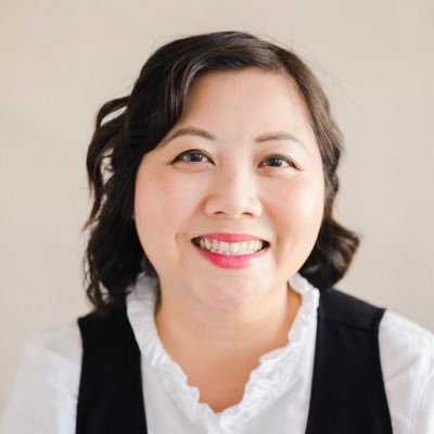 pinkandposey's profile picture. Creator | Motivator | Podcaster | Educator | Founder of Pink and Posey, The Posey Box  and co-founder of Paper Talk Podcast and Paper Flower Education