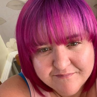 jojobara26's profile picture. Reception teacher, stepmum, puppy mummy, wife and all round superwoman.