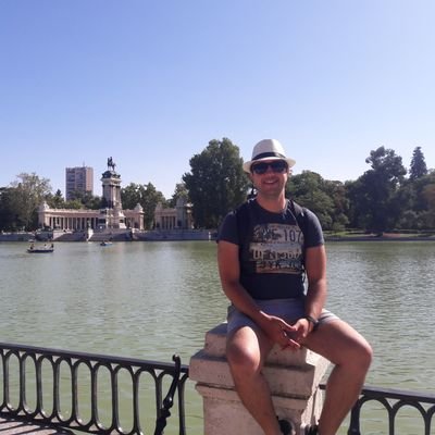 Electromechanical Engineer
works in manufacturing field, likes music, films, series, travelling.