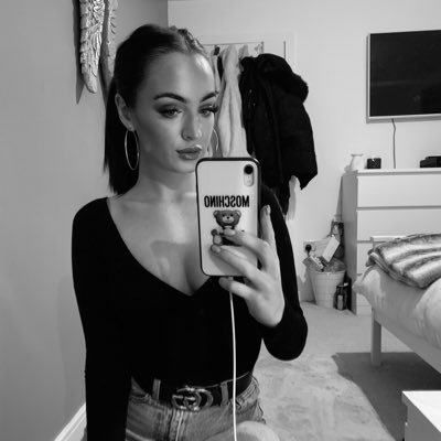 Izzythomasx's profile picture. snapchat- izzythomasxx