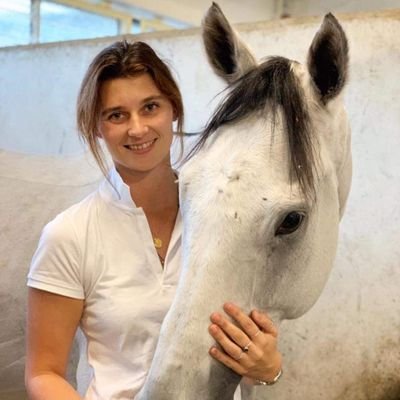 Equine vet from Kent. Farm, food and Scrabble enthusiast.
Previous intern at the Hong Kong Jockey Club 🏇