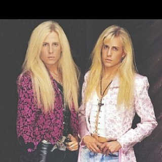 fullnelster's profile picture. Father of 3 including the real Nelson twins.