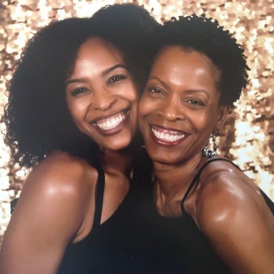 rinaleola's profile picture. Christian ✝️ mother, wife, educator 📝