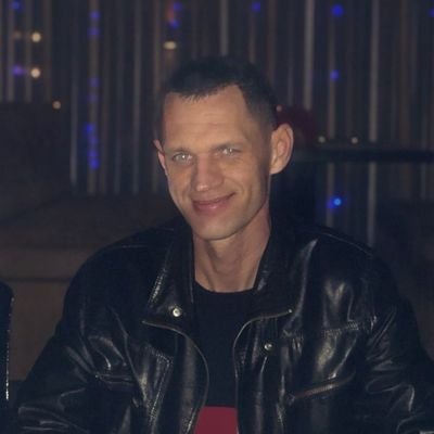 Механик по промышленным холодильным агрегатам. Играю в шахматы.Родина, - не пустой звук.