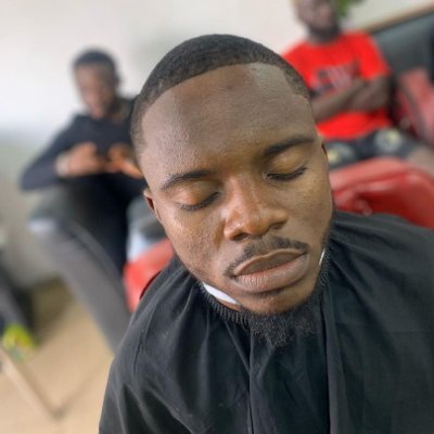 Hands made of gold  💥
clipper friendly 🌍
loved of God 💥
TEAM BARB@EASE / ebarbershop007@gmail.com / 07034312533 for bookings.