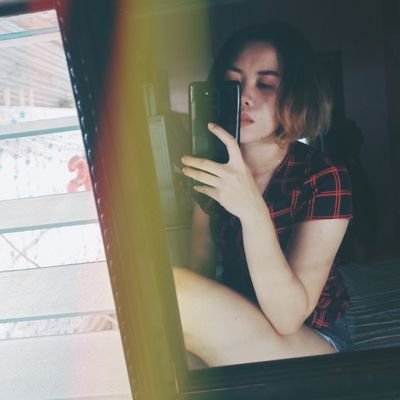 kryssstallized's profile picture. Moonchild| Cancer|  RMT| Certified tita| 🌻