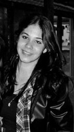 Algumas pessoas me amam pelo que sou, e outras, me odeiam pelo mesmo motivo... acostumei!