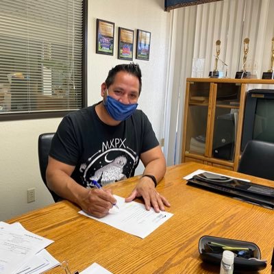 turbofelix1's profile picture. Not too interested in politics... love tv, music and sports.. go dodgers and lebron, mxpx!!