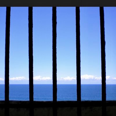 Locked Up Living:Resilience in Challenging Settings Podcast with @wolvercoteman & @NMPsychologist of @Octopus_Psych exploring adversity, survival and growth