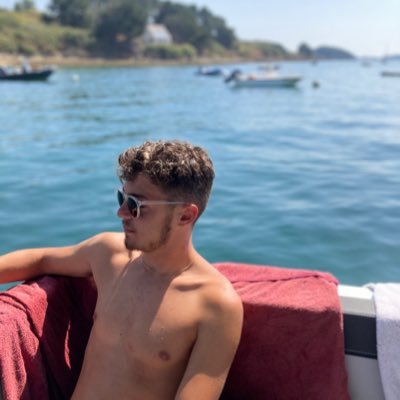 elianvesit's profile picture. 