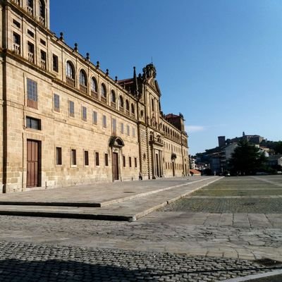 Esposo, padre y abuelo. En contra del autócrata, narcisista y dictador Pedro Sánchez. Gobierno corrupto.
No puedo seguirte: X me bloqueó.