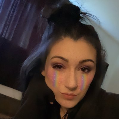 delaneyalana's profile picture. Good evening