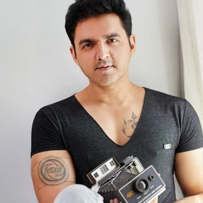 CELEBRITY II FASHION II EDITORIAL II PORTFOLIO II VIDEO PORTFOLIO.
Fashion Photographer ,Mumbai.
Contact: +91 97025 12345
instagram @prashantsamtani