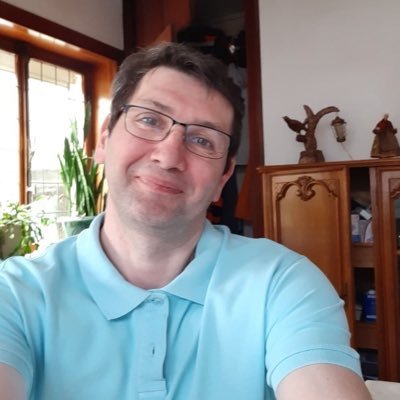 je recherche une relation sérieuse avec une femme célibataire moi c’est maxwell je suis célibataire pas d’enfant non mariée