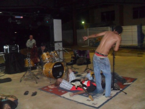 A Banda Pseudocelomados vem do putrefante, áspero e tosco, transformando-os em fertilizantes mentais.