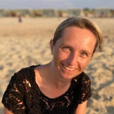 Trotse mama van 3 dochters. Getrouwd. Leerkracht. Schoolopleider. @bbsdevuurvogel