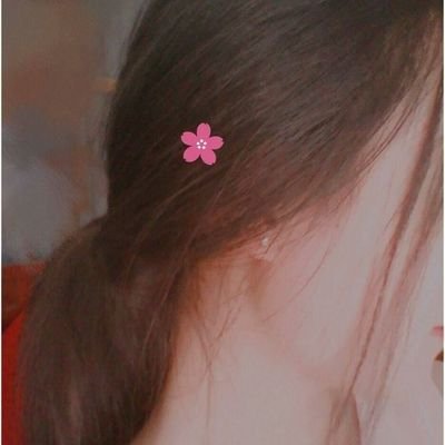 pshycomess's profile picture. •Time and respect is the right of your loved one ♥️ 
• Everyday you live is a blessing 🌻