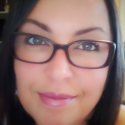 Linguist (Port.,Spanish, Eng., Fren, Ital. Germ.); ESL teacher, translator/interpreter, International Student Advisor at Fleming College and Zumba instructor.