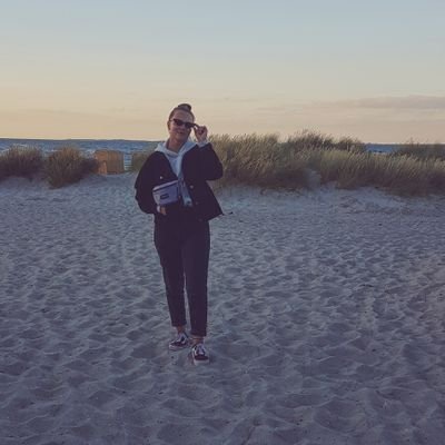 Wir brauchen nicht viel, nur Fanta und Pappbecher | Insta: lisister | 27, M.A. Linguistics Student