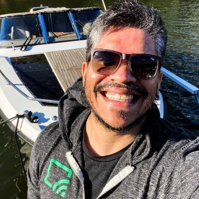 $ echo $YURI
Git, Breakpoints & Threads Operator @ Spotify