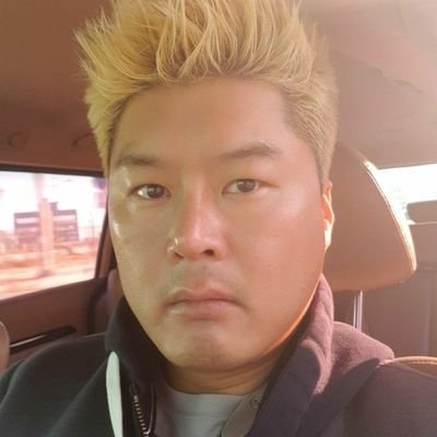 dkfzhf123's profile picture. 안녕하세요